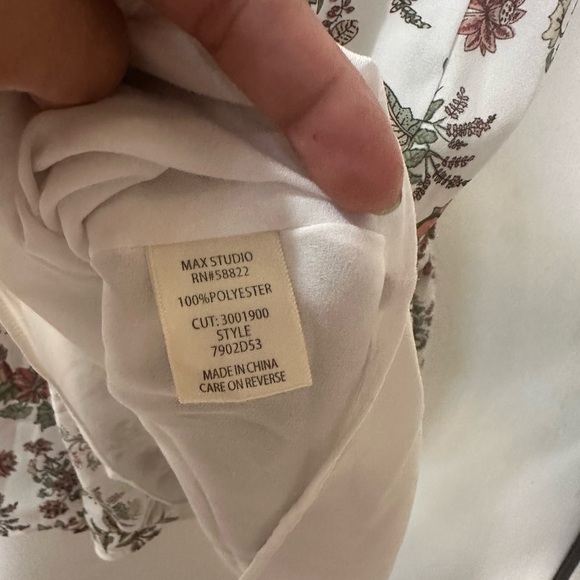 MAX STUDIO Floral Ruffled Dress - Picture 9 of 9